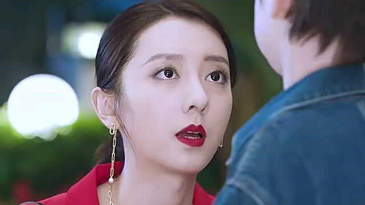 霸道总裁和女主刚离婚,怎料隔壁老王就开始挖墙脚,这剧情太上头了