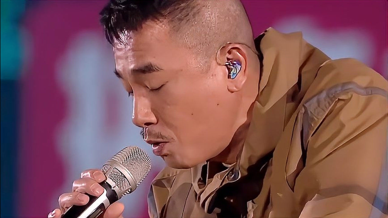 《算你狠》还得陈小春唱,痞气十足唱腔堪称精髓