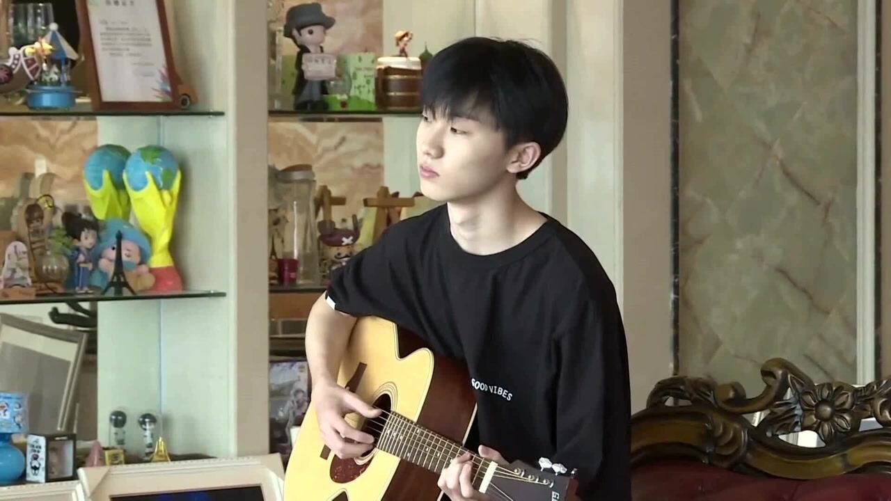 马嘉祺宋亚轩凑到一起弹吉他丁程鑫无聊到这种地步了吗