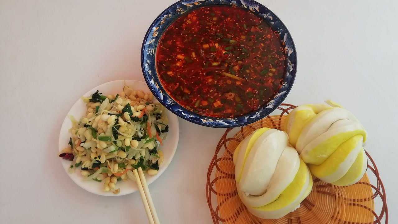 陕西长武县特色传统美食血条汤,做工复杂,农村婚丧嫁娶才能吃到