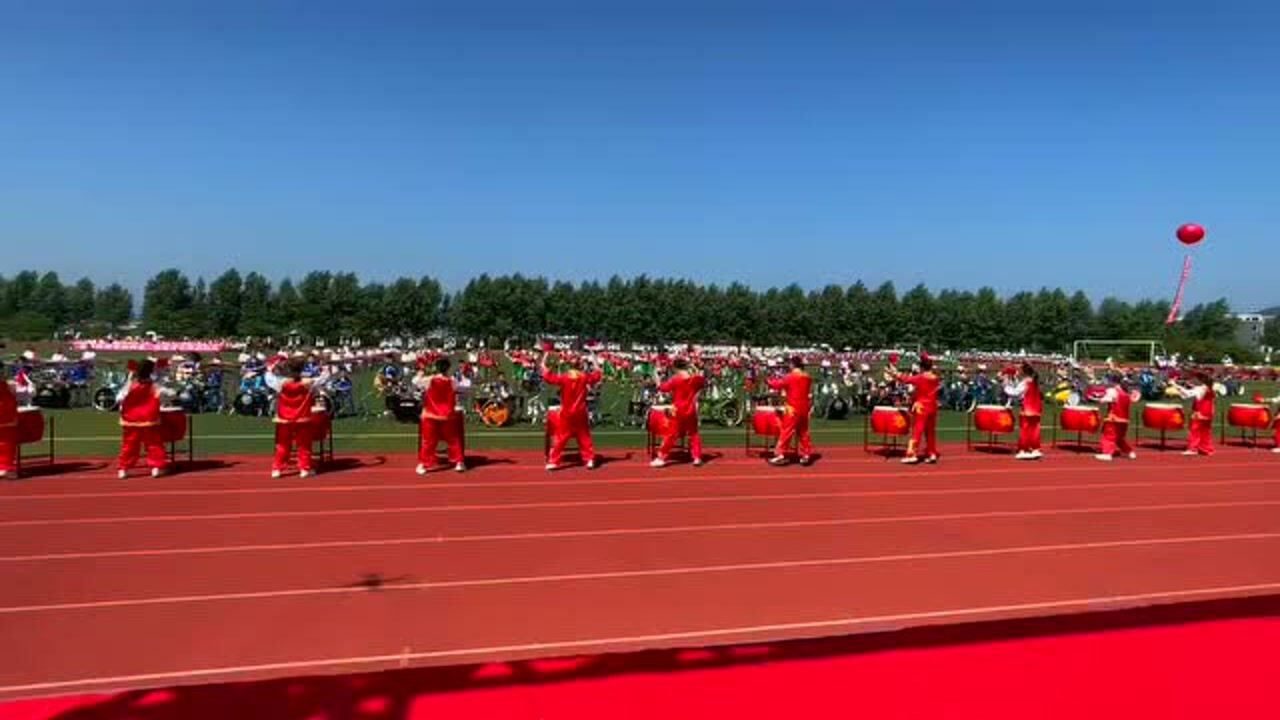 铁岭县新台子镇中心小学八里庄小学联合举办庆祝建党100周年校园体育