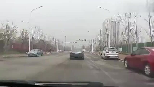 自行车将取代汽车?新型自行车面世?时速可达144公里?不怕堵车