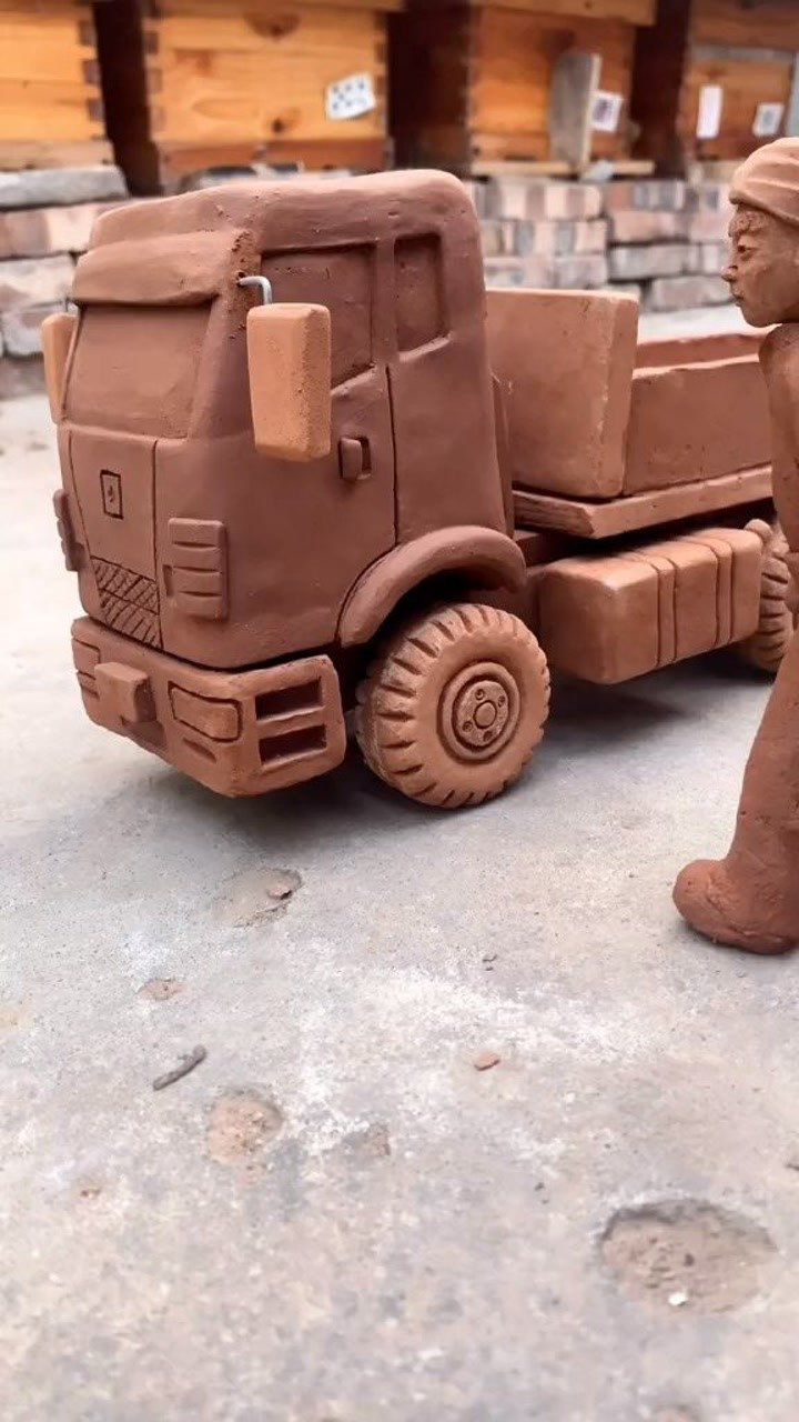 泥巴制作大卡车
