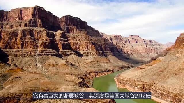 太阳系各卫星的真实影像,木卫二上有火山,土卫十五就像一个UFO