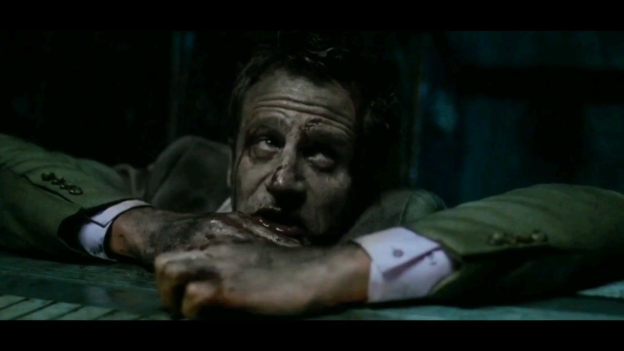 恐怖的地铁站里住着食人魔男的洗干净端上餐桌女的慢慢折磨致死