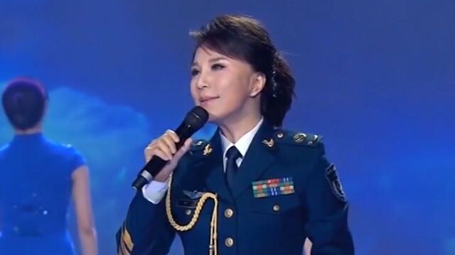 林萍演唱一首《为我们的今天喝彩》,独特嗓音,摄人心魄