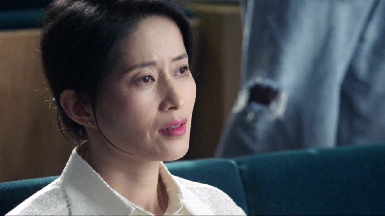 你微笑时很美:艾佳成功后回母校的一番慷慨成词,母亲终于理解了儿子