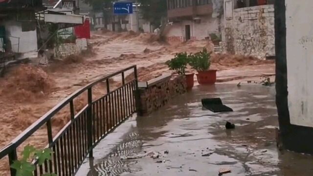 陕西商洛突降暴雨,商洛多地受灾,,愿家乡平安,商洛加油