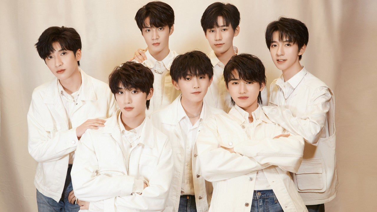 丁程鑫说选我们十八楼果然是时代峰峻的好员工