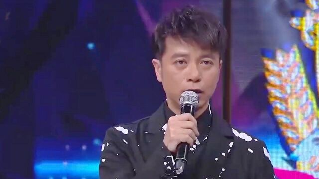 李克勤谈家人合集,妻子照片曝光太惊艳,直言:我五岁认识她!