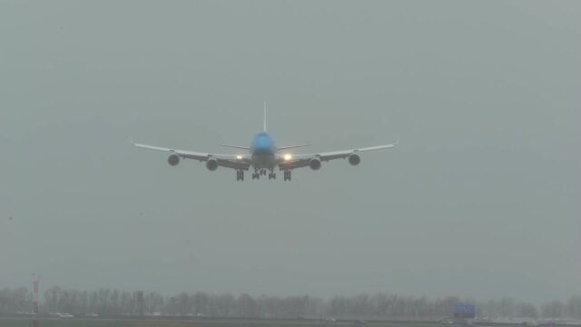 荷兰航空的最后一架波音747率先登场