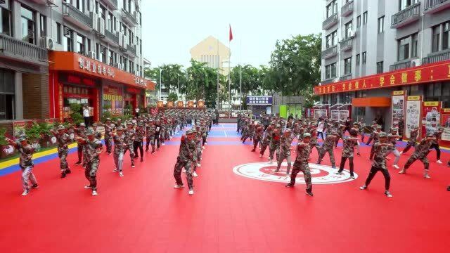 一起来看看新生们的青春~在军训的磨练中茁壮成长~