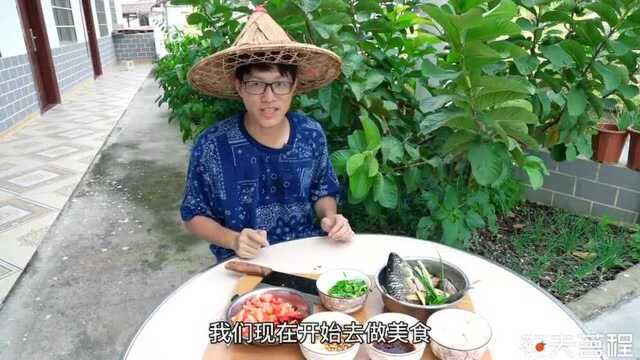 河里的鱼饿疯了,小伙不到10分钟钓上2条禾花鲤,回家红烧太美味了!