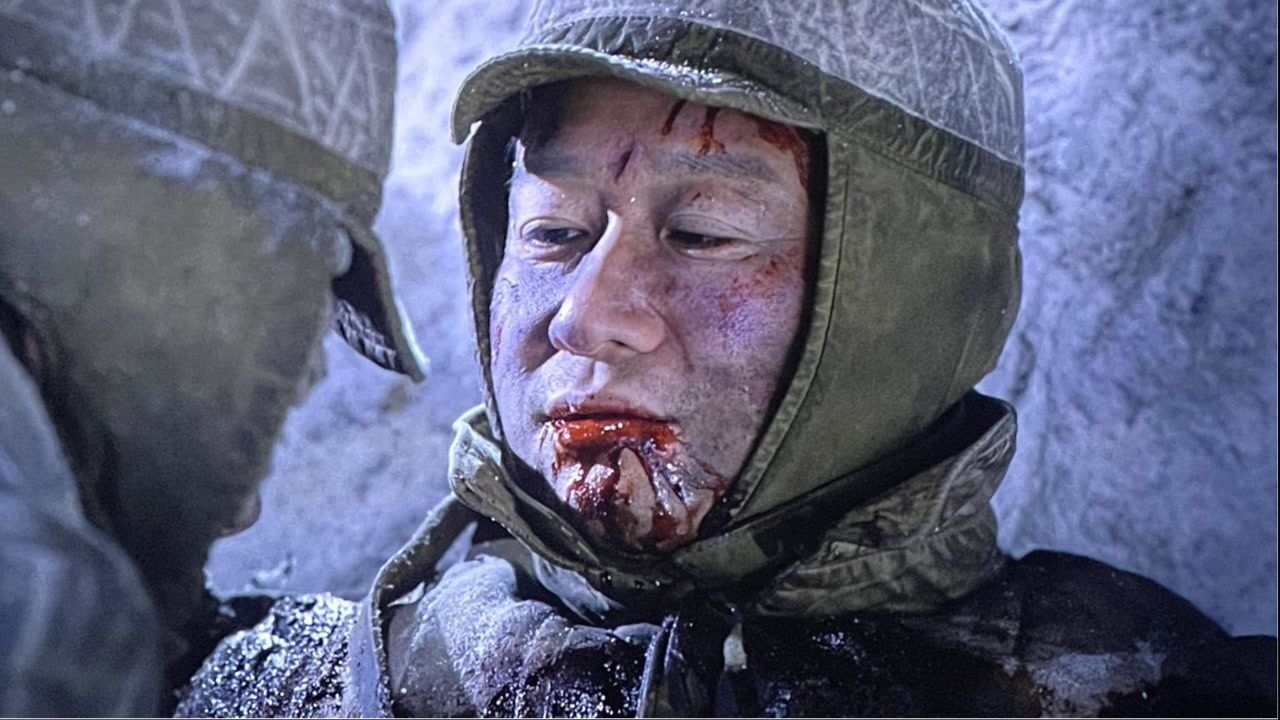 长津湖之水门桥:吴京炸桥牺牲这段,导演都不忍心拍,观众哭到抽搐_腾讯