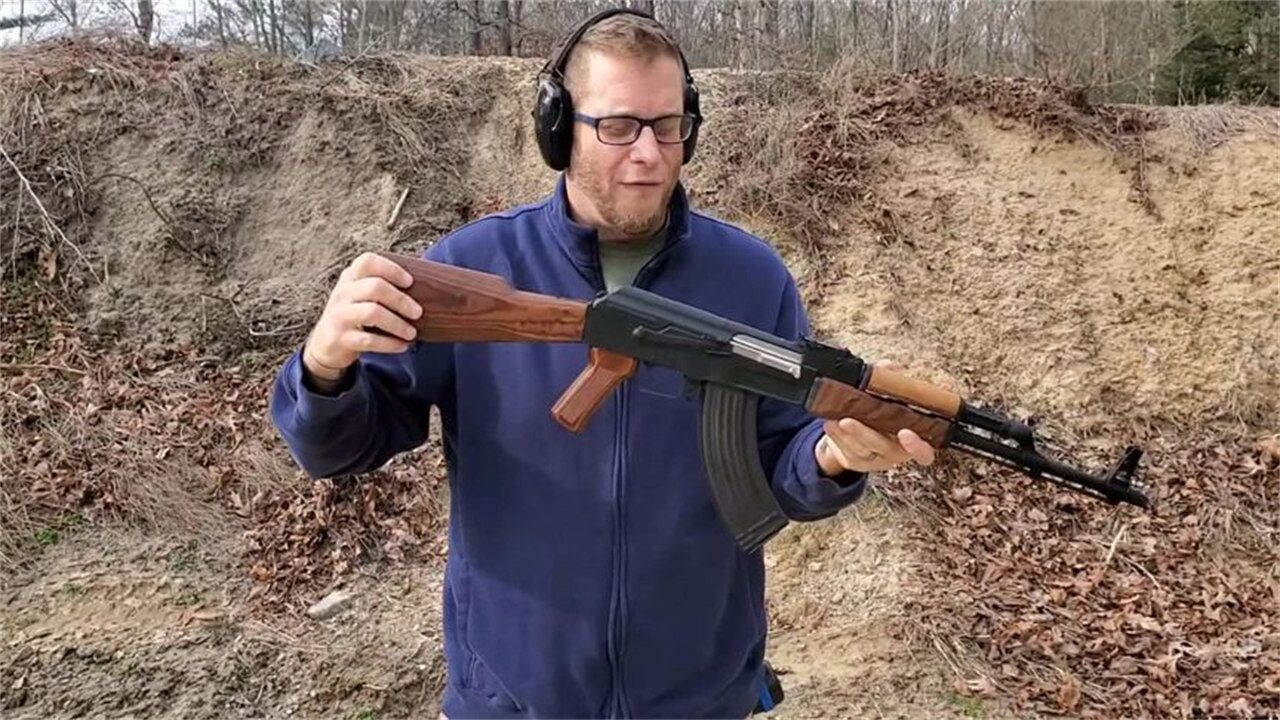 akm突击步枪,简单抗造,性能可靠,户外靶场射击测试