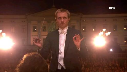 瓦西里彼特连科指挥挪威奥斯陆爱乐乐团演奏莫里斯拉威尔《波莱罗舞曲》