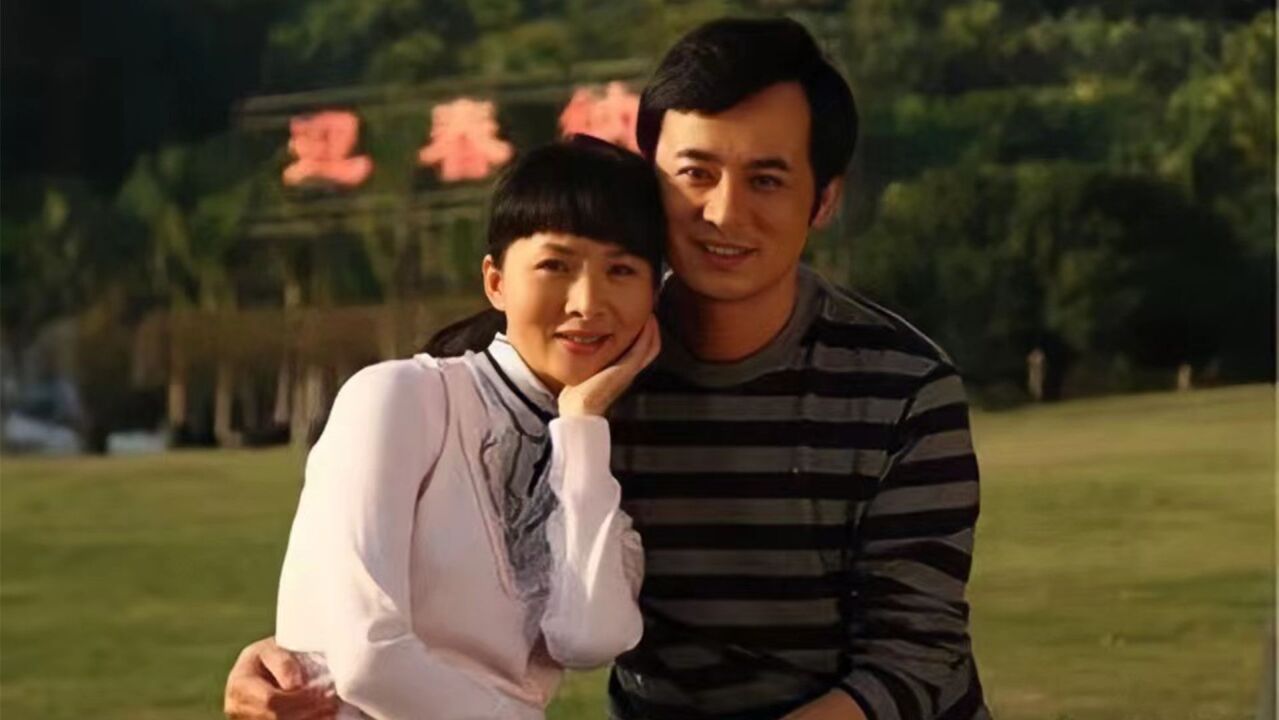 谢兰老公罕见亮相,竟是我们耳熟能详的男演员,难怪迟迟不愿公开