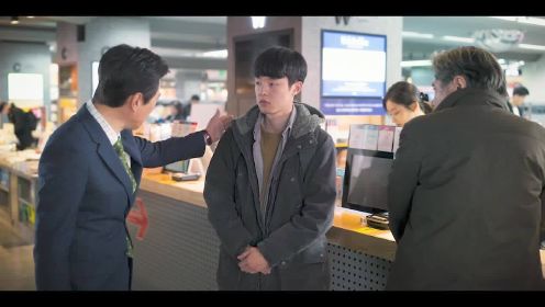 韩国影帝崔岷植主演2022最新电影《奇怪国家的数学家》内容温馨动人