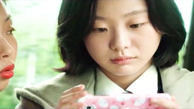 甜美邻家女孩,智商碾压任何人,居然是神级杀手,韩国片《魔女》