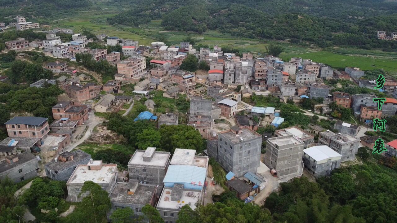 航拍广西钦北区长滩镇那袅村,山清水秀的风景真美