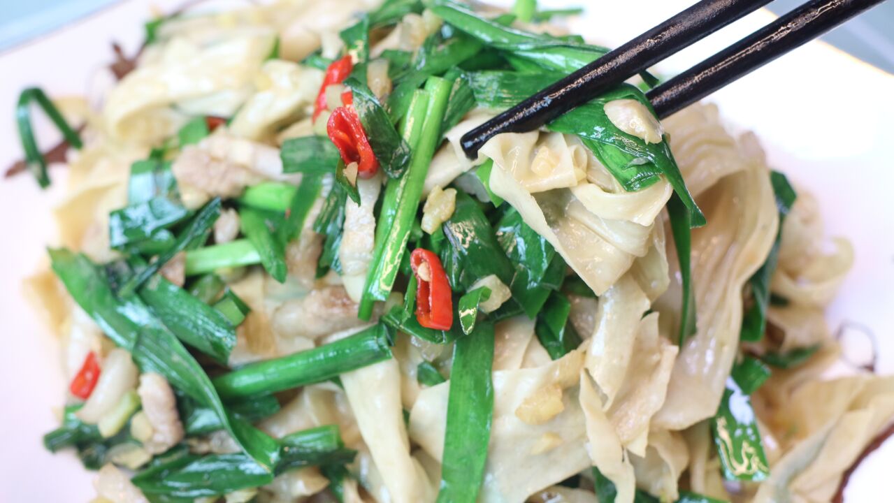 韭菜炒豆皮,好吃下饭的家常菜,做法好简单,家人都爱吃