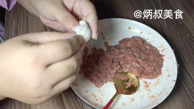 鲜肉馄饨学会这样调馅,家庭配方,出锅鲜香嫩滑,比饭店的还好吃