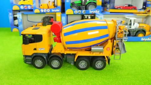 欢乐玩具车系列：介绍迷你搅拌机、叉车和消防车玩具