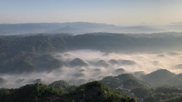 石顶山云海,被誉为“泸州小峨眉”