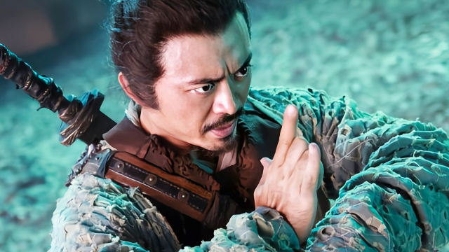 捉妖师夏雪风雷一身正气,武功高强法术精湛,连燕赤霞也甘拜下风