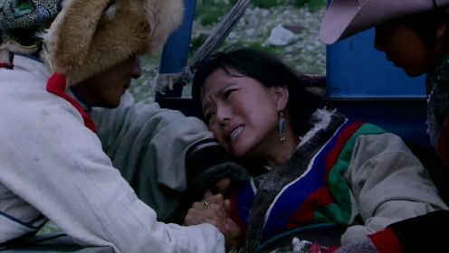 雪域：军医给藏民接生遭质疑，下秒孩子一出生，藏民下跪感谢