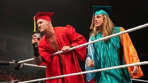 智力测试、测谎、集体婚礼...盘点2022年发生在WWE擂台上的搞笑时刻