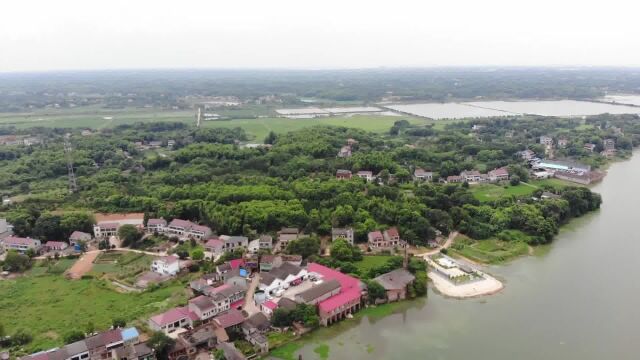 汉寿百禄桥镇:推进公路建设 铺就富民振兴路