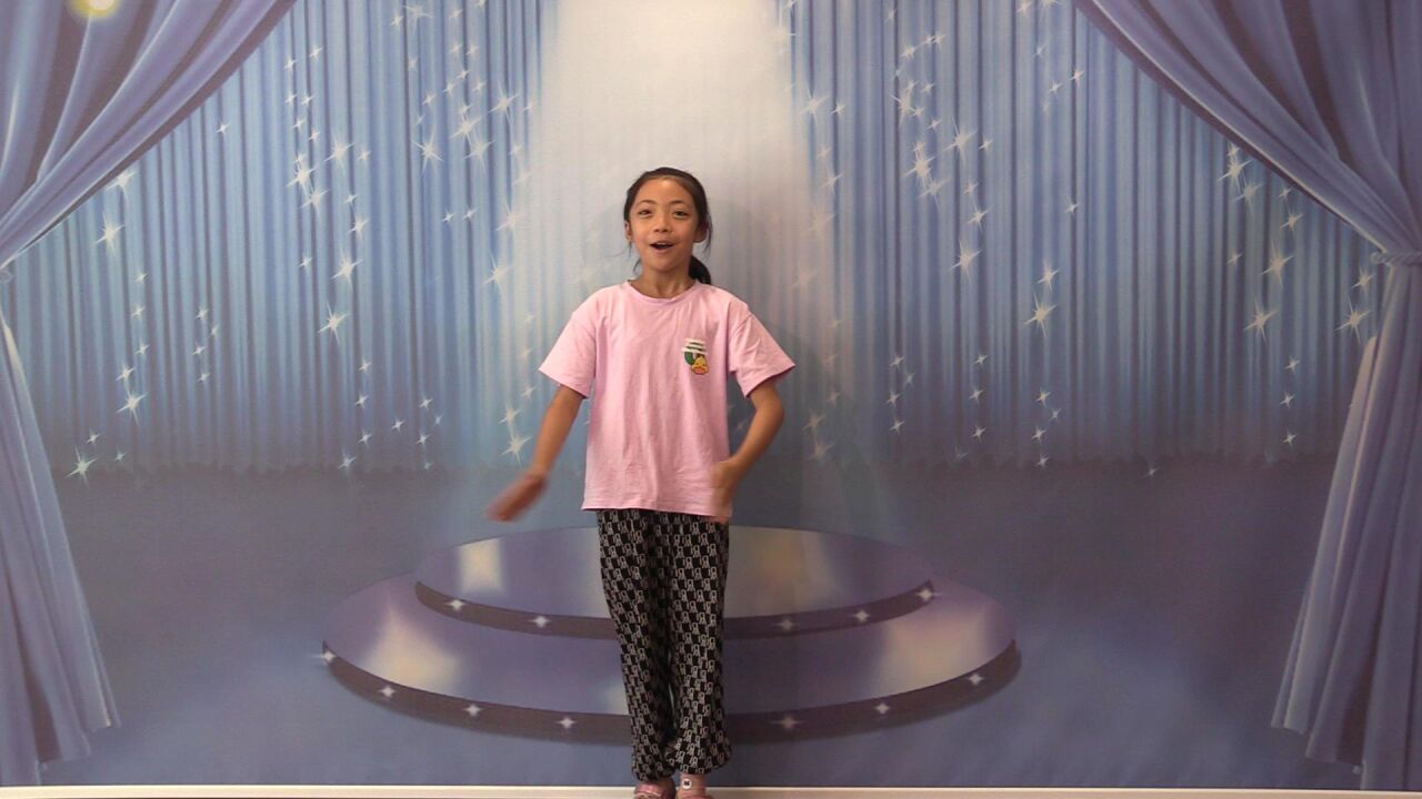 9.17张若涵电视节目主持《国庆》