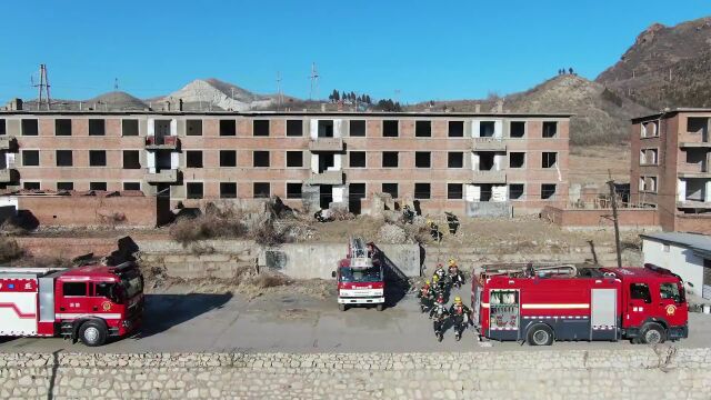 不畏严寒练精兵、聚力强能谋打赢丨九龙山路消防救援站开展整建制实战化演练