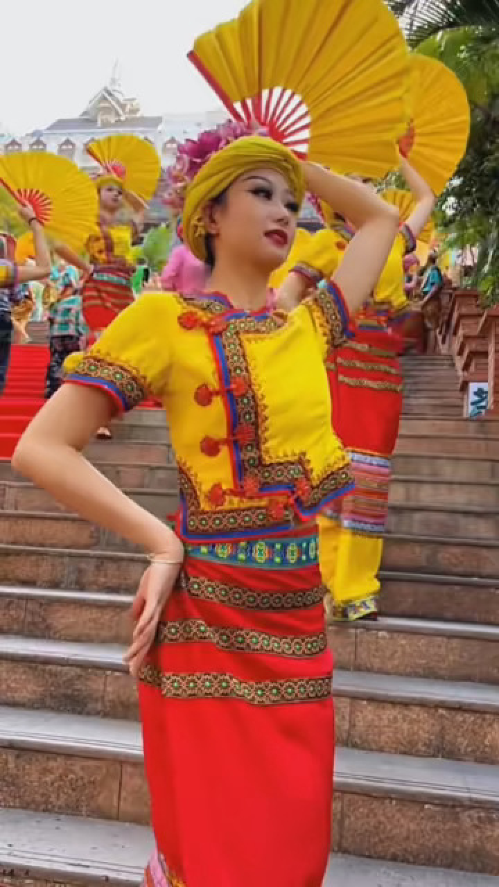 漂亮的傣族姑娘 #傣族舞蹈 #傣族服装