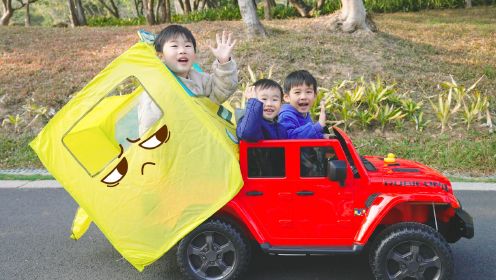 枫枫组装玩具车公园野餐，开车看风景