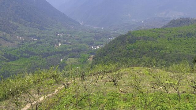 成都冷门景点徒步系列,崇州琉璃坝,山路崎岖山顶无敌视野