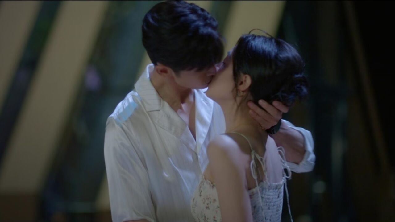 领衔主演:@钟楚曦@张云龙mmc主演:@李溪芮@刘宇航-rain点击预约