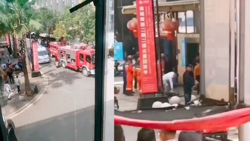 云南弥勒市通报一市场电梯事故：3人死亡、4人重伤、13人轻伤