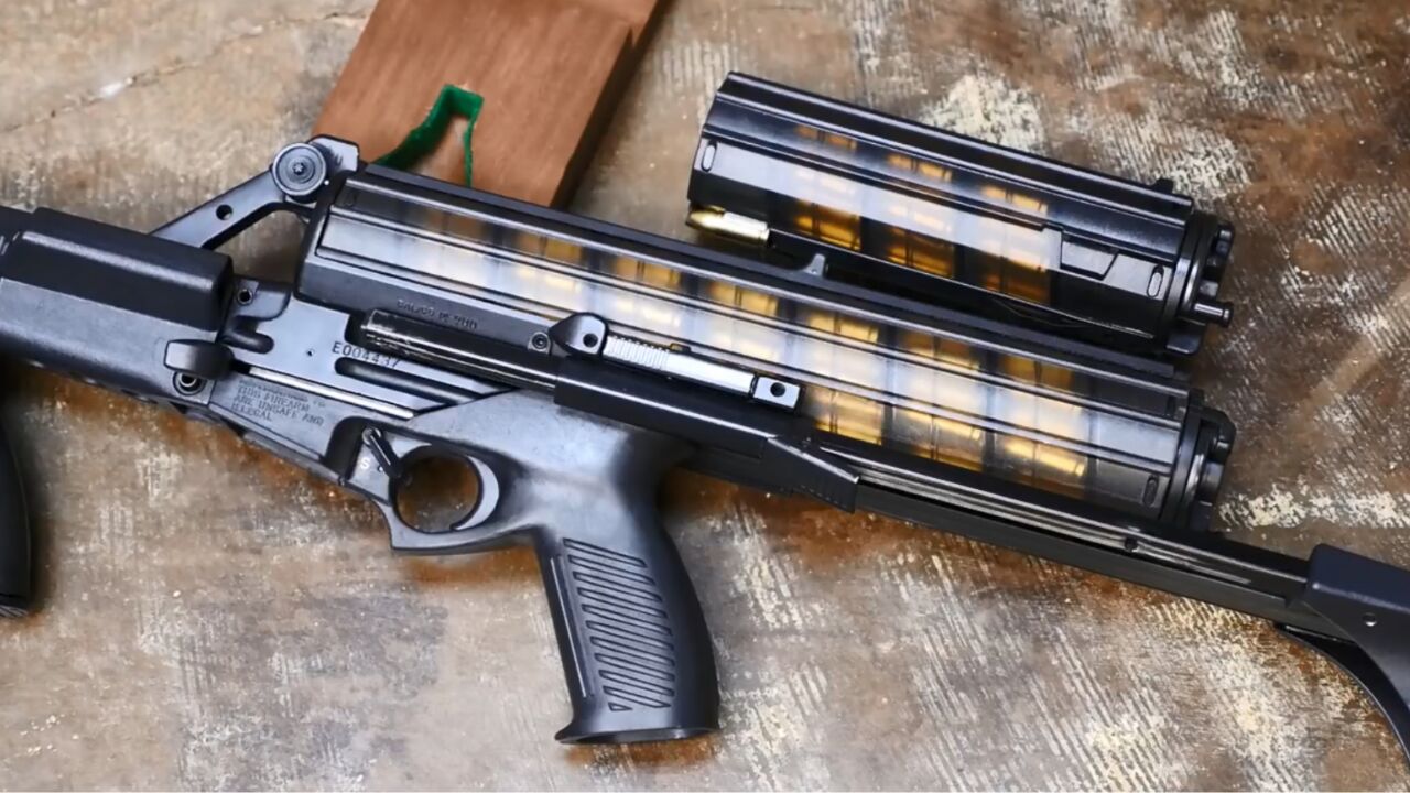 卡利科960冲锋枪,采用独特的弹筒供弹方式,无限子弹指日可待?