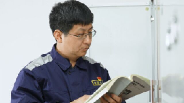 匠人匠心ⷲ023年河北大工匠丨王霄:能为河北建设临港产业强省贡献自己的力量,心里都有满满的成就感