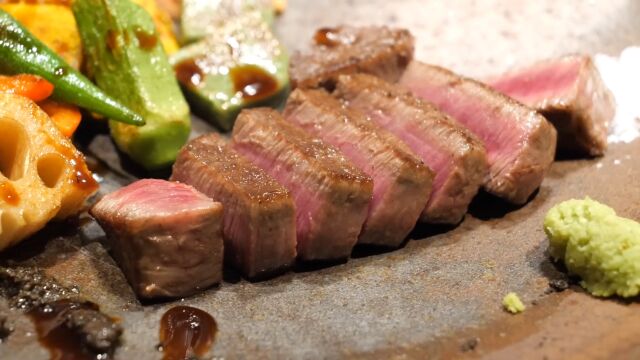 日本松阪牛:牛肉界的爱马仕!2000一块的牛排你舍得吃吗?