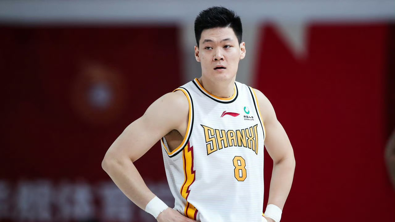 张宁耍小聪明干扰对手罚球 被裁判抓个正着