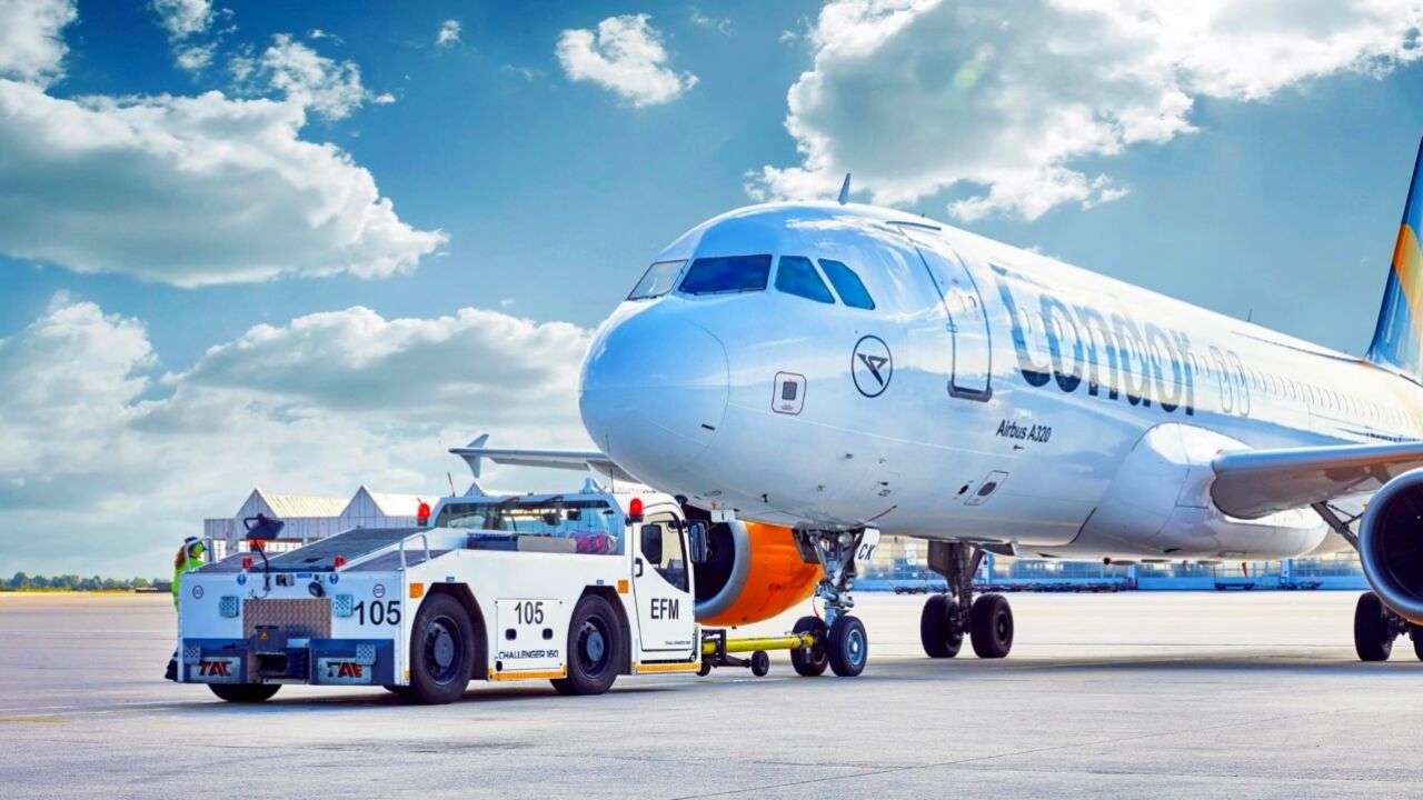 不可思议的飞机牵引车,一辆卖到1000万,它到底值在哪?