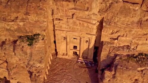 沙漠中的石城却有能收集到足以支持绿洲的水，佩特拉在古代文明中独树一帜！