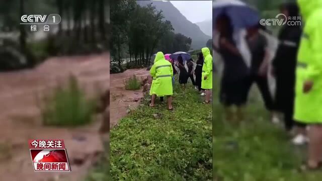 风雨中的暖心守护保一方平安 助他人一臂之力