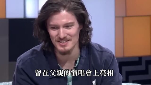 爸爸帅,儿子更帅?6对明星父子颜值PK,周华健儿子长相惊人!