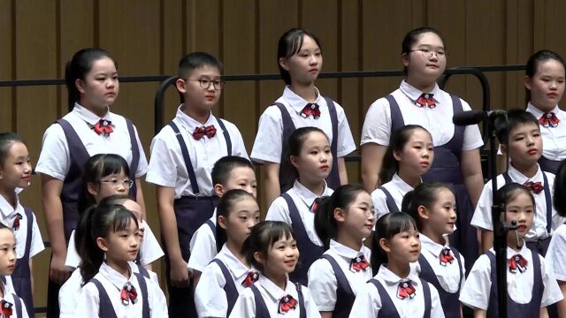 第十二届魅力校园合唱节精品专场音乐会《时钟》表演单位:福建省泉州市丰泽区实验小学海丝合唱团