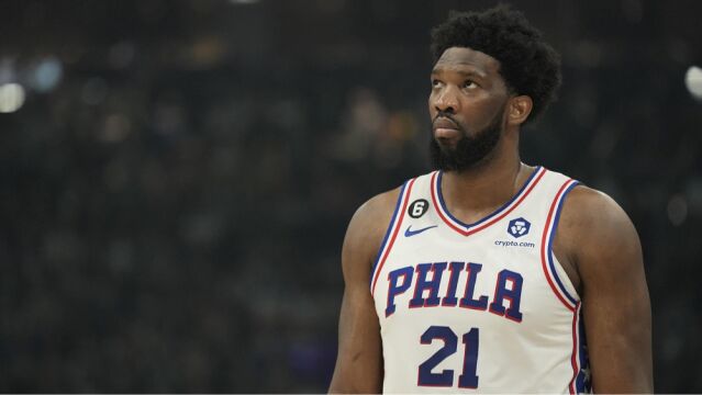 西帝三节打卡合砍61分狂胜湖人：赢44分创队史打湖人最大分差纪录，詹姆斯里程悲