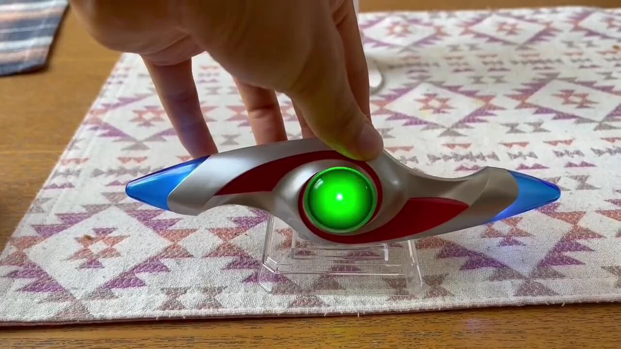 帕瓦特奥特曼变身器 闪光棱镜 简单把玩